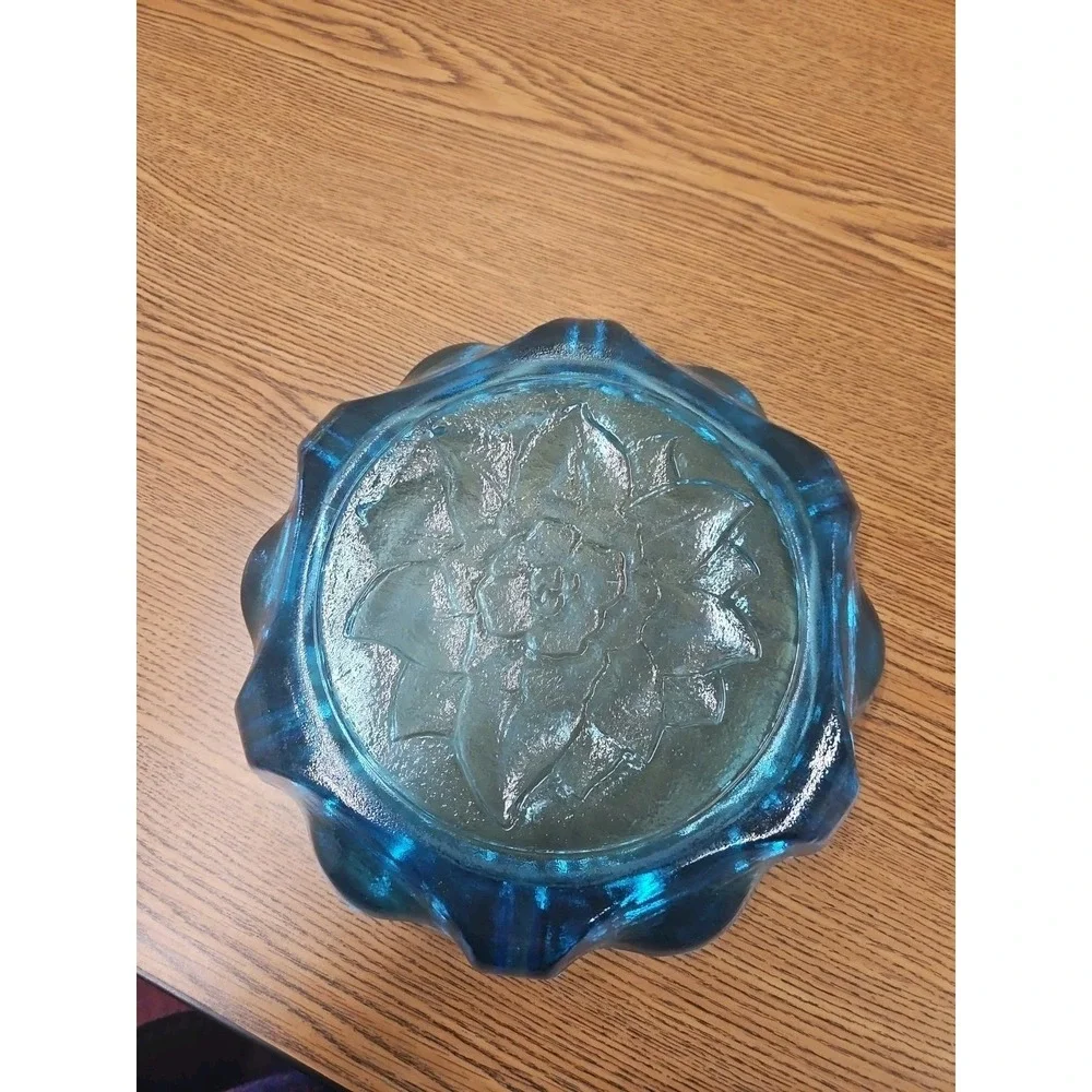 Heavy Indiana Tiara Glass Large Turquoise Blue‎ Magnolia Flower 9.5" Ashtray - Picture 3 of 4